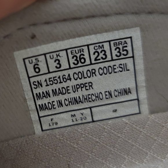 Skechers Silver Iridescent Sparkle Stud Rhinestone Flats - Picture 9 of 9